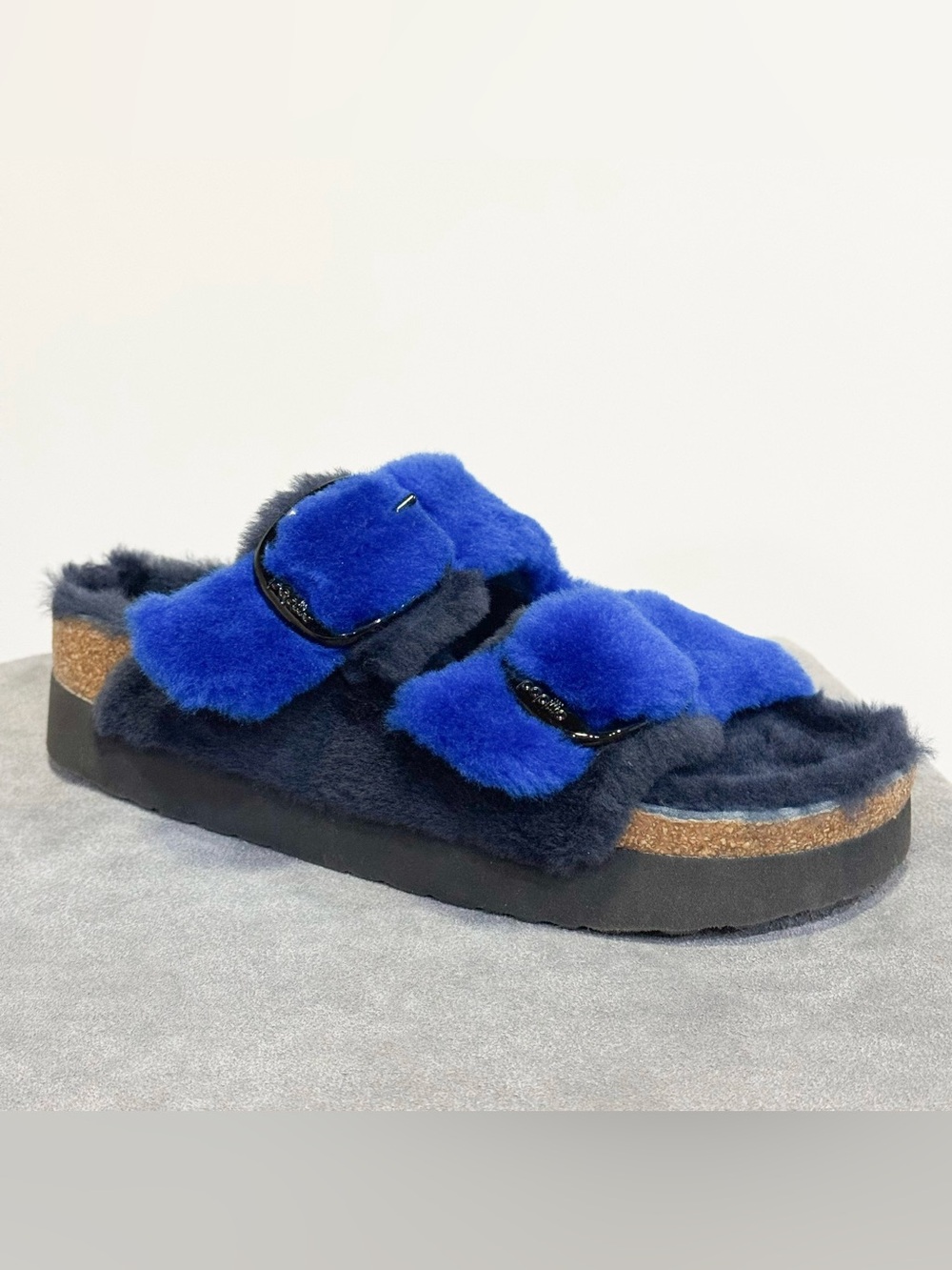 BIRKENSTOCK Women’s PAPILLIO  Arizona Big Buckle Shearling

Non Smoking/No Pets